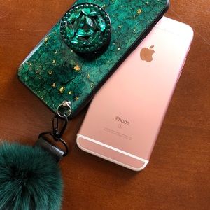 Cute iPhone case w/grip & furry ball. iPhone 6/6s